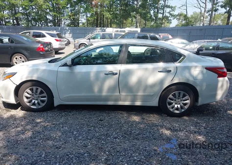2017 Nissan Altima 2.5/S/Sv/Sl/Sr z USA, uszkodzony, nr VIN 1N4AL3AP2HC127809